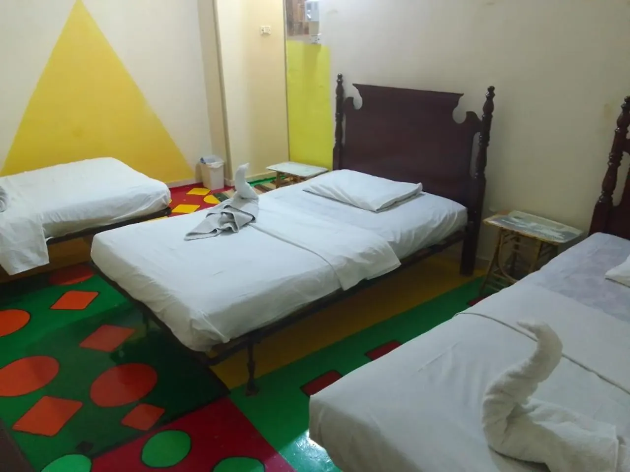 Bob Marley Peace Hotel 룩소르 2*,